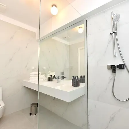Apartament Price! Maximum Comfort & Location! Bucureşti