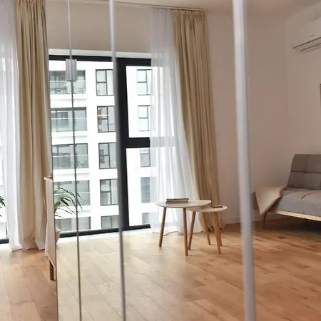 Price! Maximum Comfort & Location! Apartament