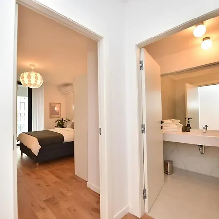 Price! Maximum Comfort & Location! *